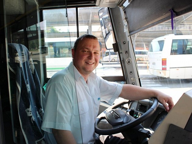 Hejtmanství přidá na platy řidičů autobusů