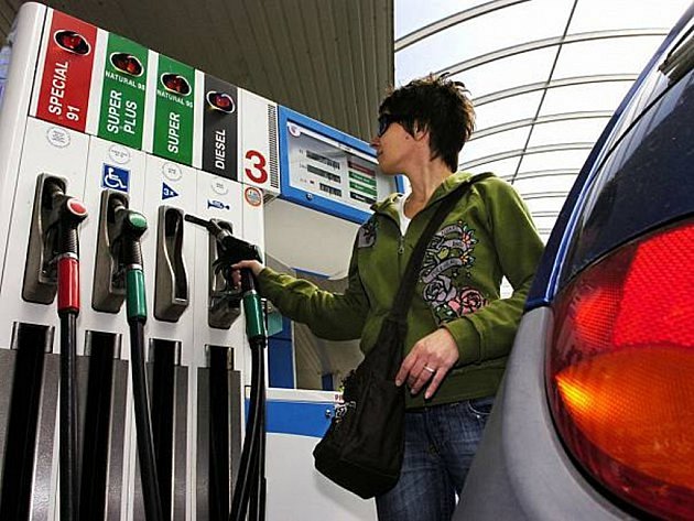 Benzin a nafta za týden zdražily o padesát haléřů