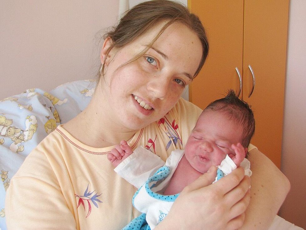 <b>JAROSLAV LINHART</b> se narodil 3. března 2011 v 7:50 hodin s váhou 4 - 4_miminko_050311_galerie-980
