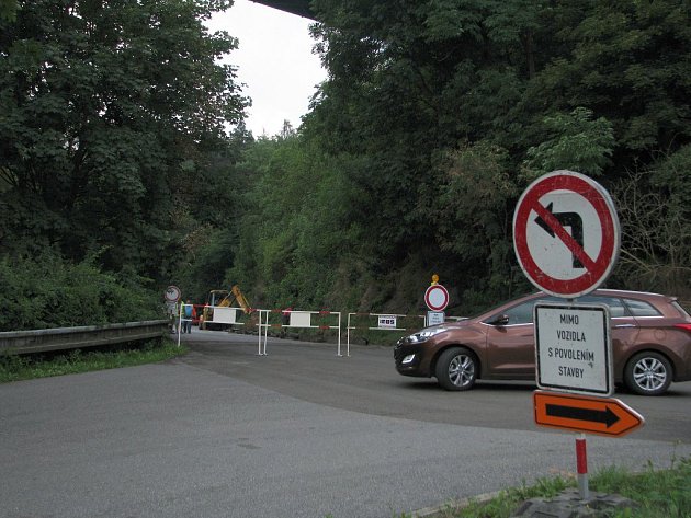 Silnice Libušiným údolím do Boroviny je úplně uzavřená na celé tři měsíce