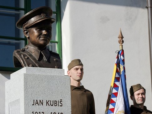 V Dolních Vilémovicích odhalili Kubišovu bustu a otevřeli muzeum