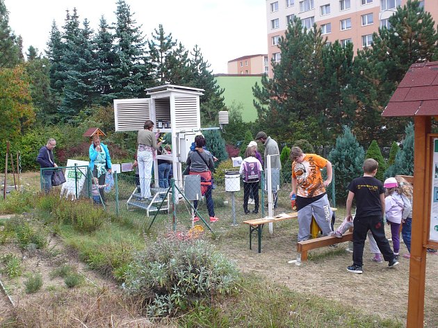 O víkendu se v Třebíči otevře školní oáza zeleně na sídlišti