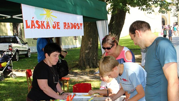 Depozitář muzea skrýval dvě opony. Jedna z nich se vrátí domů