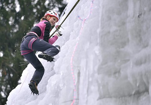 Horolezci se utkali na ledové stěně ve Víru