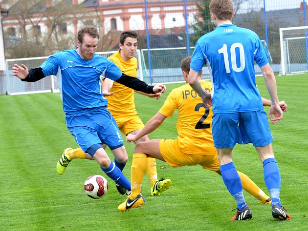 Sezonu v I. A třídě skupině A kazí dva sestupy