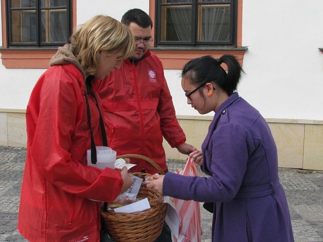 Nákupem koláče podpoří obyvatelé Žďáru Domácí hospicovou péči