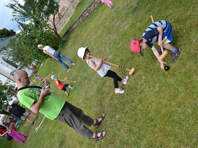 Děti ve Žďáře si užijí zábavné a soutěžní odpoledne s tatínky