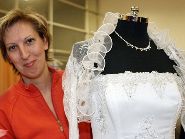 Nevěsty v Löw-Beerově vile uvidí i retro svatební šaty