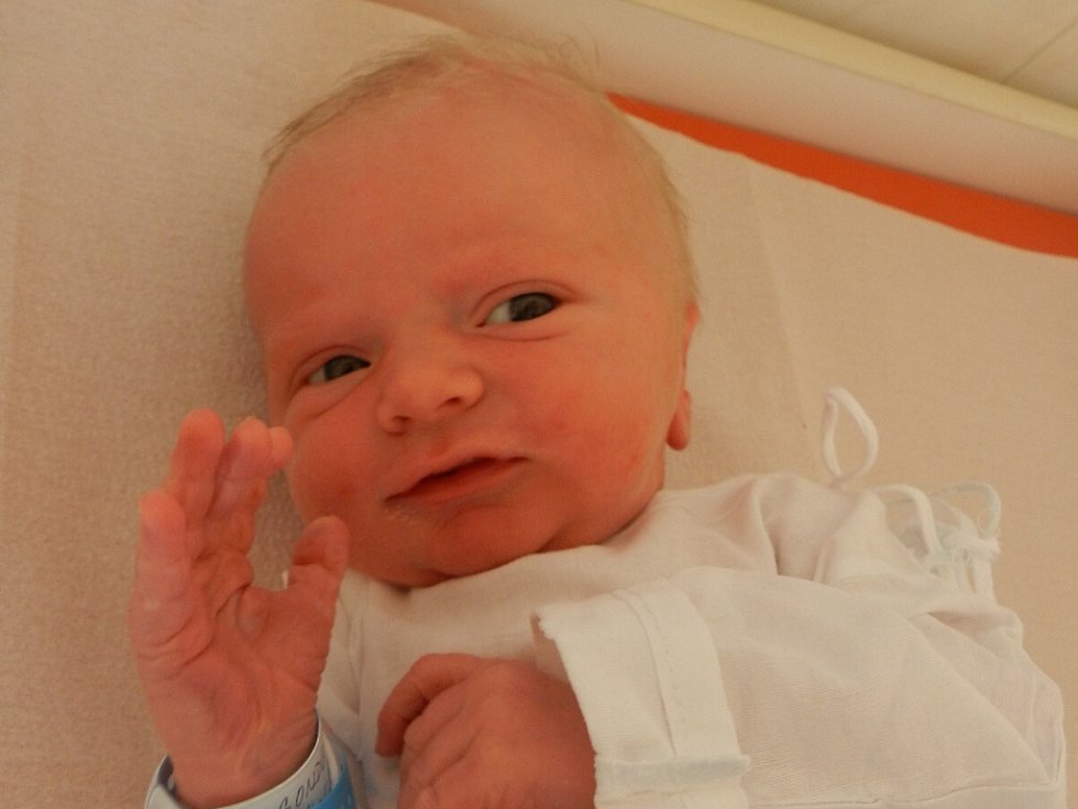 Jan Gondek se narodil v ústecké porodnici 22. 5. 2014 (09.30) mamince - 20140524-gondek-jan-vyska-miminka_galerie-980