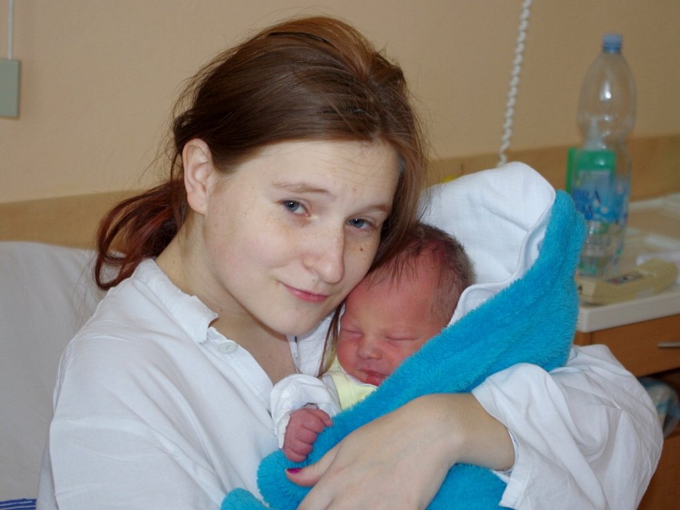 Filip Nedvěd se narodil v ústecké porodnici dne 9. 4. 2014 (21.43) - 20140412-filip-nedved-miminka_galerie-980