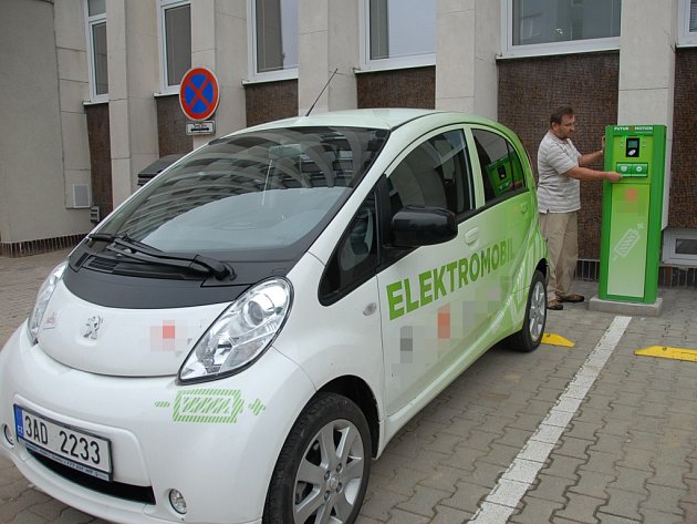 Ve Žďáře vznikne první dobíjecí stanice pro elektromobily