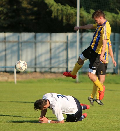 Dětmarovice (v bílém) si doma poradily s Bohumínem 2:1.