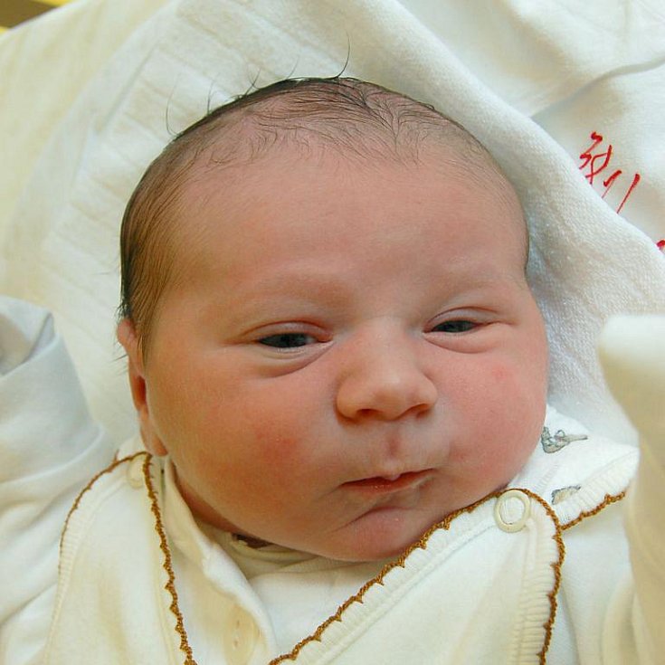 Adéla Staňková se narodila 28. dubna, vážila 3,31 kg a měřila 50 cm. „Doma už na miminko čeká sestřička Klára. Miminku přejeme hlavně hodně zdraví, ... - op_bboom0430_stankova_galerie-980