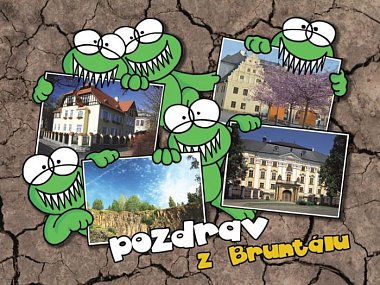 Nové pohlednice Bruntálu využívají popularitu zubatých žab. Pohledů s motivy tohoto novodobého loga města je celkem deset.