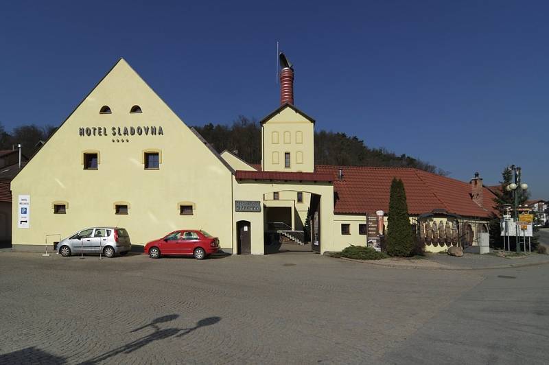 Hotel Sladovna se nachází v Moravském krasu, kde najdete nejen Punkevní jeskyně a Macochu.