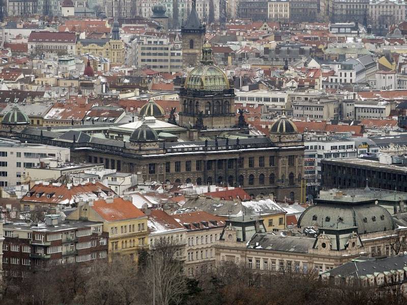 Národní muzeum v Praze  - pohled z Žižkovské věže