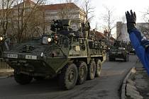 Kasárna v pražské Ruzyni 1. dubna postupně opustil americký vojenský konvoj, který se přes území České republiky vrací z cvičení v Pobaltí na základnu v bavorském Vilsecku.