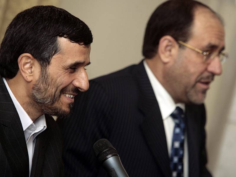 Íránský prezident Ahmadínežád a irácký premiér al-Malíkí.