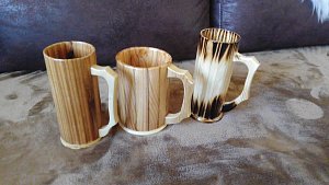K výrobě dřevěných korbelů přivedla Dana Slámu láska k pivu a záliba ve dřevu.