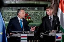 Premiér Andrej Babiš přivítal 30. listopadu v Praze maďarského premiéra Viktora Orbána.