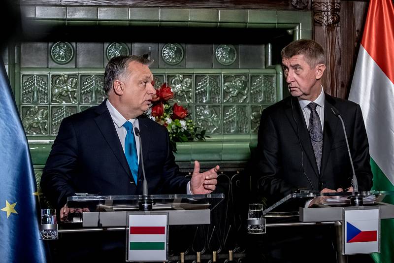 Andrej Babiš (vpravo) a Viktor Orbán.