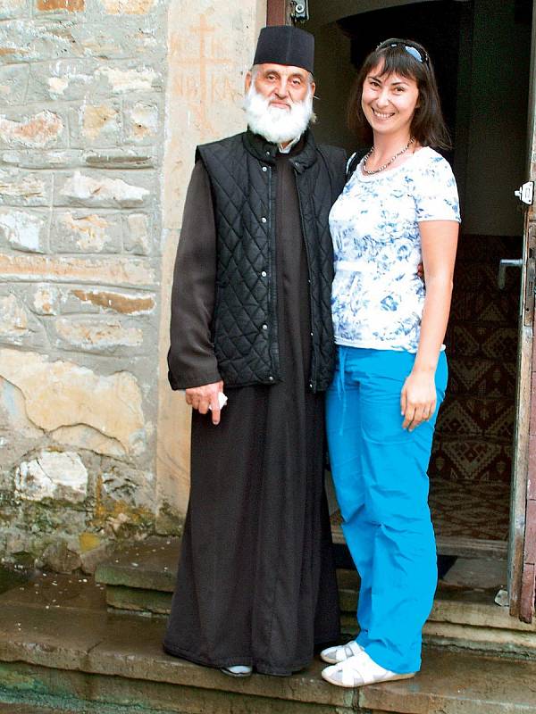 S rumunským popem z kláštera Neam.