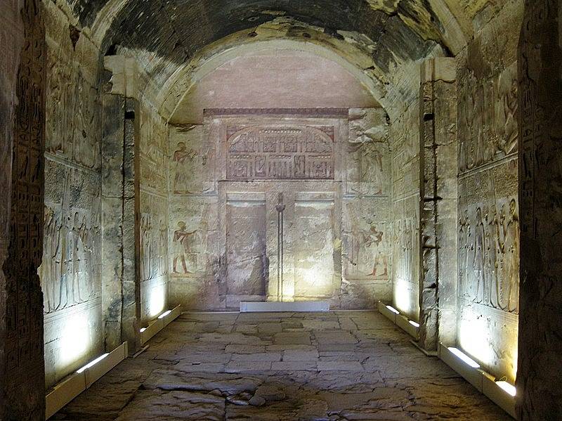 Egyptské naleziště Abydos bylo ve starověku významným místem. Přesto tuto lokalitu turisté obcházejí. Světový památkový fond ji zařadil na seznam nejohroženějších památek světa.