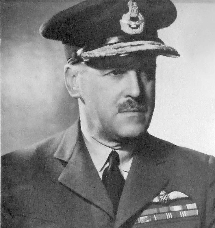 Sir Trafford Leigh-Mallory, velitel 12. skupiny Velitelství stíhacího letectva RAF