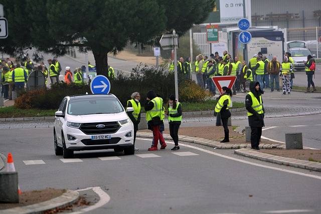 Ve Francii se protestuje proti růstu cen pohonných hmot