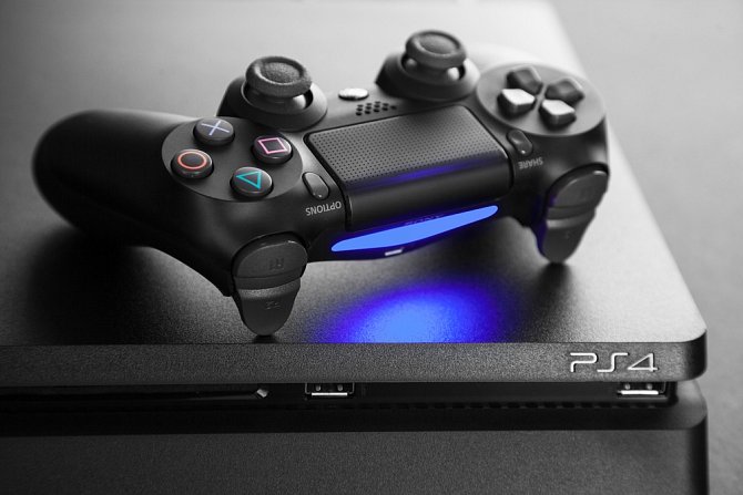 Herní konzole Sony PlayStation 4 - Ilustrační foto