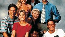 Spolu s Beverly Hills si získal přízeň diváků i seriál Melrose Place. 