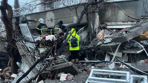Na pomoc po zemětřesení v Turecku letí 68 hasičů z ČR