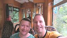 Registrovaný manželský pár Robert Zauer (40 let) a Tomáš Kavalec (38 let) z Teplic, selfíčka z cestování po světě. Místo - Bad Schandau v Německu.