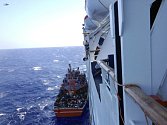 Ve Středozemním moři dnes pod vedením evropské agentury Frontex začala operace Triton, která má monitorovat pohyb nelegálních uprchlíků směřujících z Afriky do Evropy. Ilustrační foto.