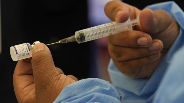 Očkování vakcínou proti koronaviru - ilustrační foto.