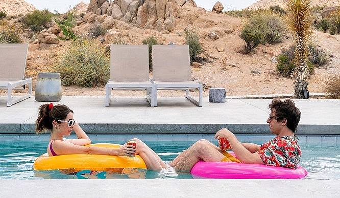 Cristin Milioti a Andy Samberg (Palm Springs)