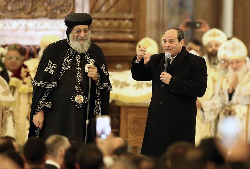 Egyptský prezident Abdal Fattáh Sísí a patriarcha koptské církve Tavadros II.