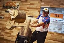 Martin Komárek na mistrovství světa v extrémním dřevorubeckém sportu