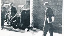 Vidkun Qusling na tajně pořízeném snímku, který ho zachycuje po zatčení v květnu 1945. Za svou činnost během války byl Quisling v říjnu 1945 popraven