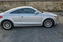 Audi TT vypadá hodně dravě, i když o naprostý supersport se nejedná.