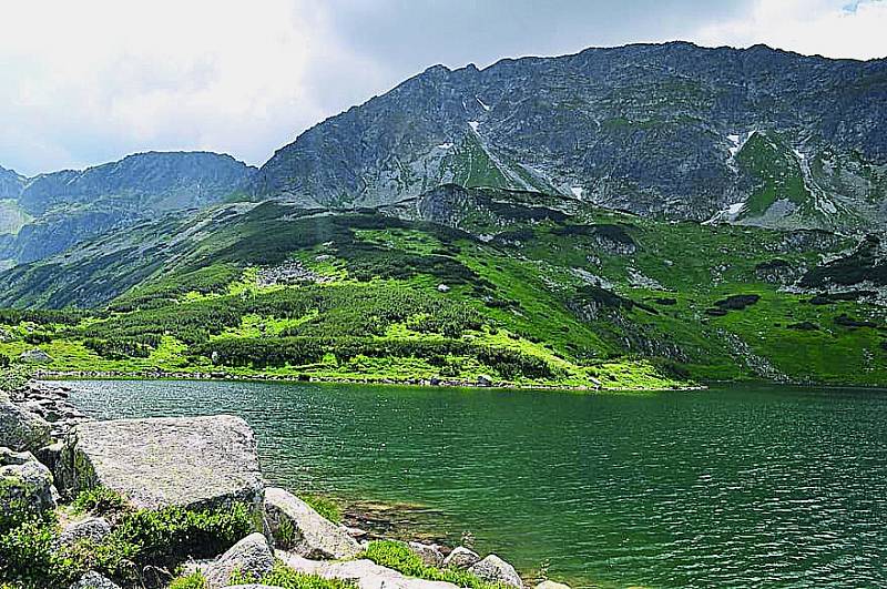 Belá. Nejdravější řeku na Slovensku si vodáci užijí hlavně na jaře, když tají sněhy v Tatrách. Koryto bývá plné rozbouřené vody.