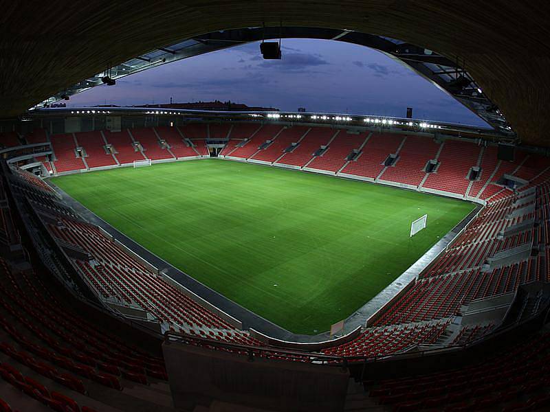 Stadion v pražském Edenu.