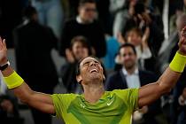 Španěl Rafael Nadal slaví na Roland Garros již čtrnáctý titul v kariéře.