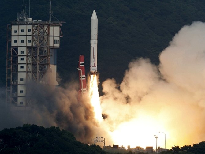 Ze základny na jihu Japonska dnes úspěšně odstartovala raketa Epsilon, která nese na oběžnou dráhu teleskop pro studium atmosféry blízkých planet. 