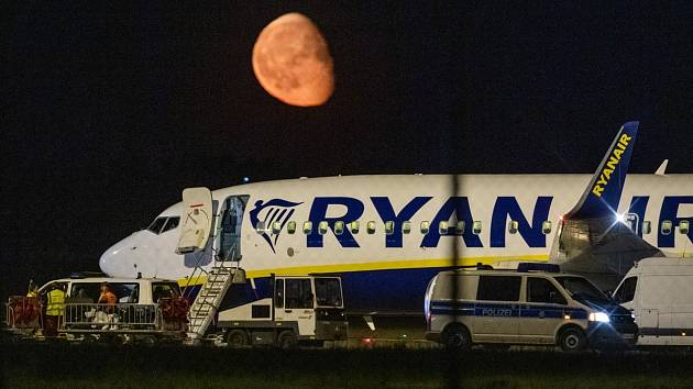 Letadlo společnosti Ryanair po nouzovém přistání v Berlíně