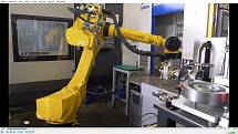 Robot ve výrobní hale