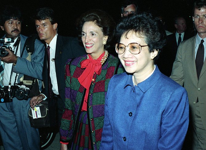 Filipínská prezidentka Maria Corazon Aquinová v roce 1986
