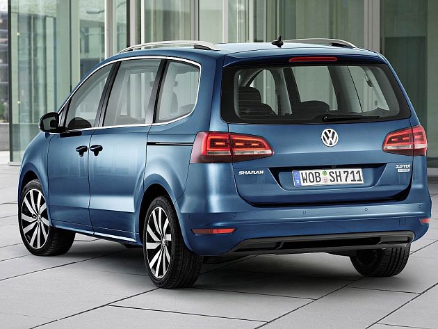 Omlazený Volkswagen Sharan dostal nové motory a modernější výbavu - Deník.cz