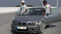 BMW M3 E46 CSL. „Dodnes jedno z mých oblíbených aut. V tomhle autě jsem miloval každý okruhový den. Na okruhu Gotland Ring jsem s ním v létě odjezdil 3000 kol. Opravdu mě vtáhlo mezi auta a závodění!“