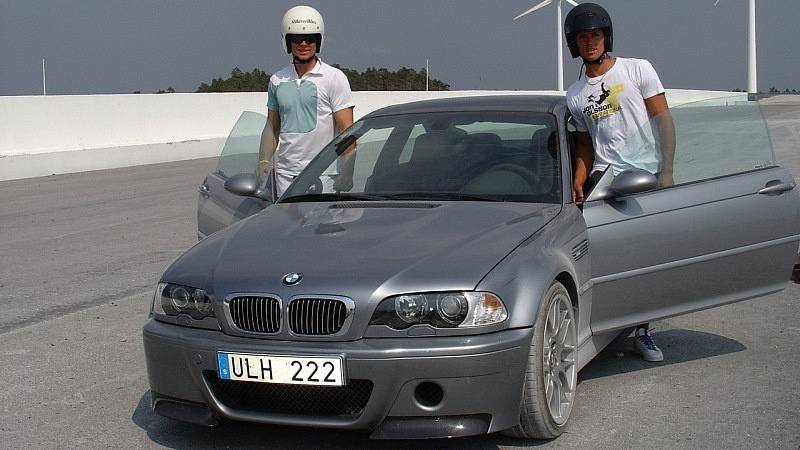 BMW M3 E46 CSL. „Dodnes jedno z mých oblíbených aut. V tomhle autě jsem miloval každý okruhový den. Na okruhu Gotland Ring jsem s ním v létě odjezdil 3000 kol. Opravdu mě vtáhlo mezi auta a závodění!“